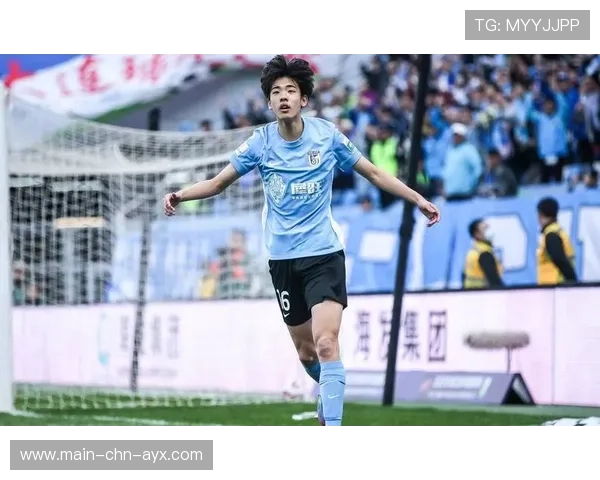 大连英博一次反击迅速直逼对手禁区 大连英博一次反击迅速直逼对手禁区