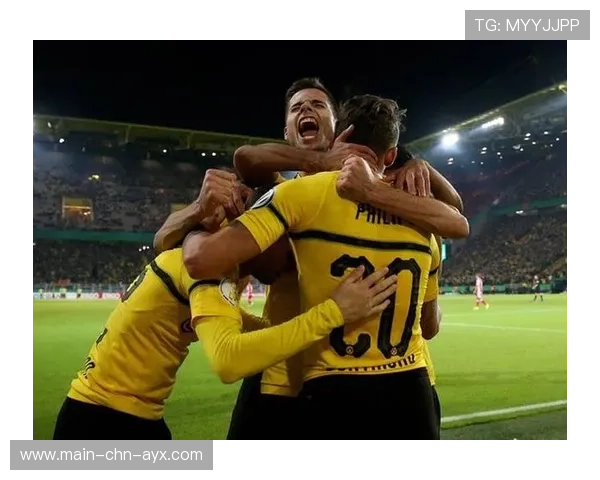 多特的传切配合在禁区内完成精准收尾，进球成经典