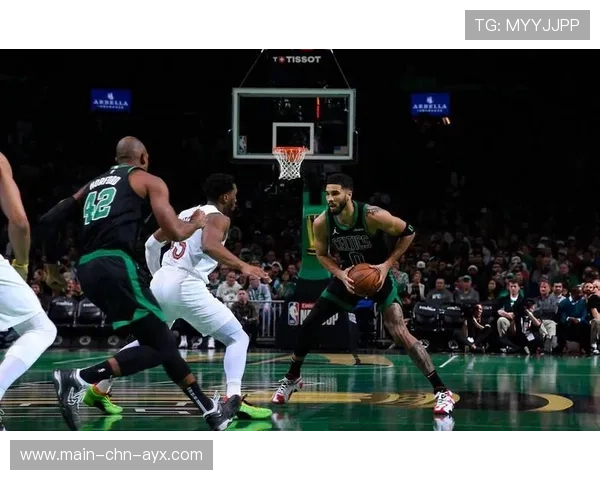 塔图姆关键抢断反击，凯尔特人带走胜利