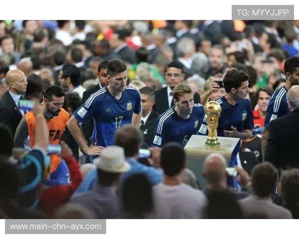 梅西与阿根廷新一轮备战，世界杯决战日即将来临